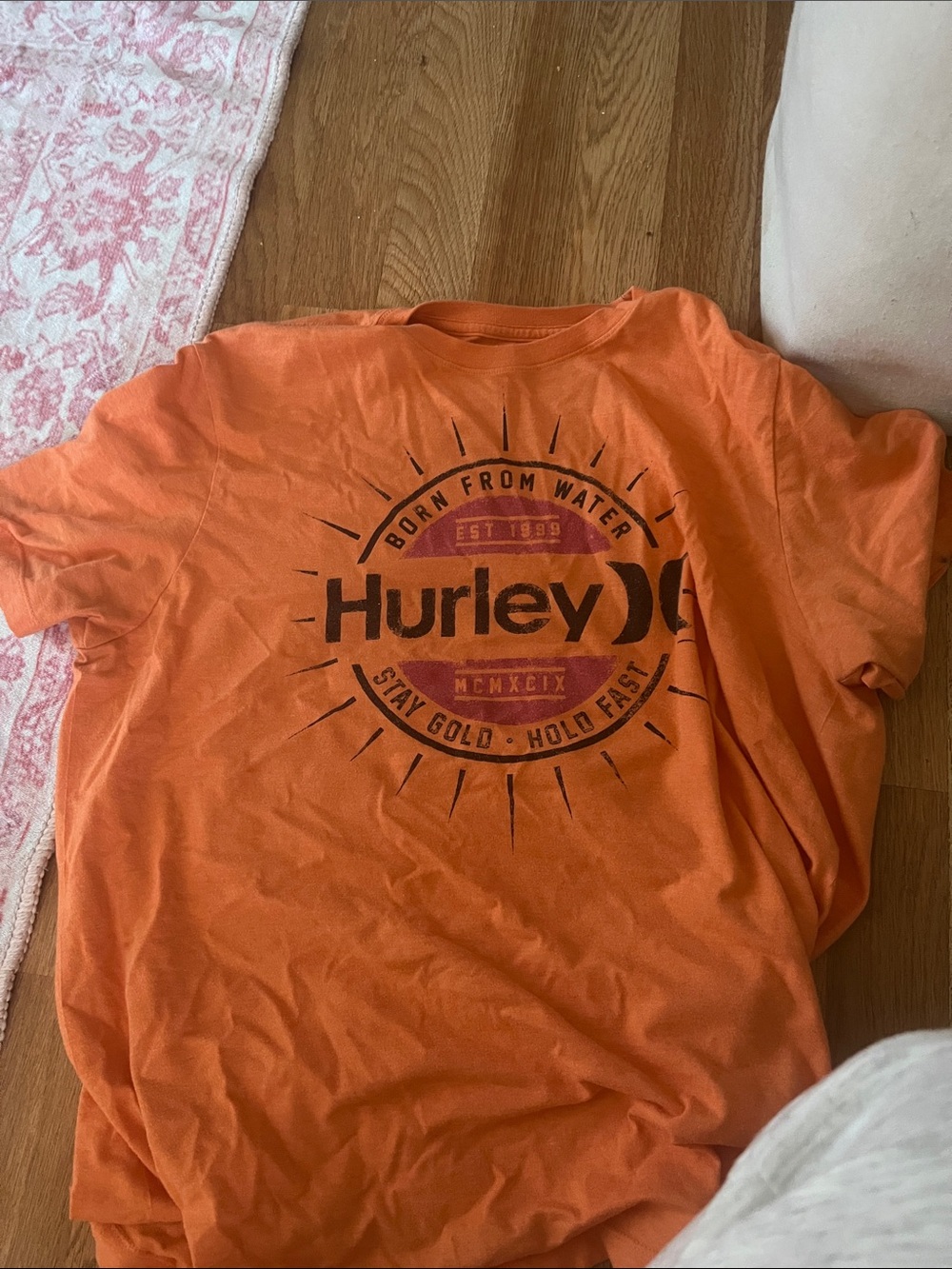 Hurley t-shirt